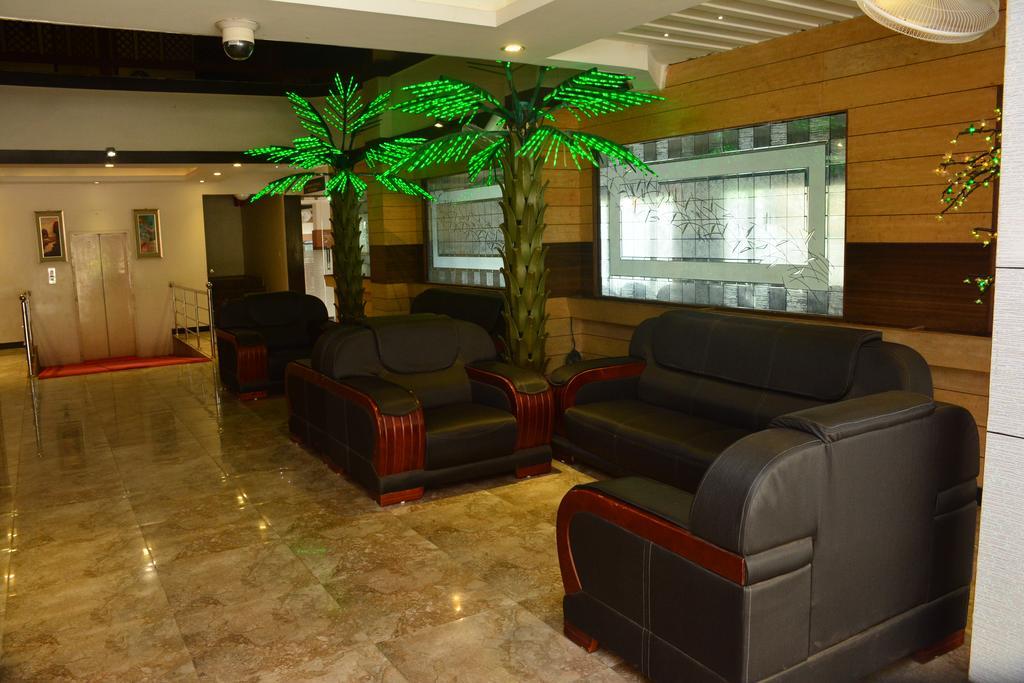 Hotel Pams Mayiladuthurai Esterno foto