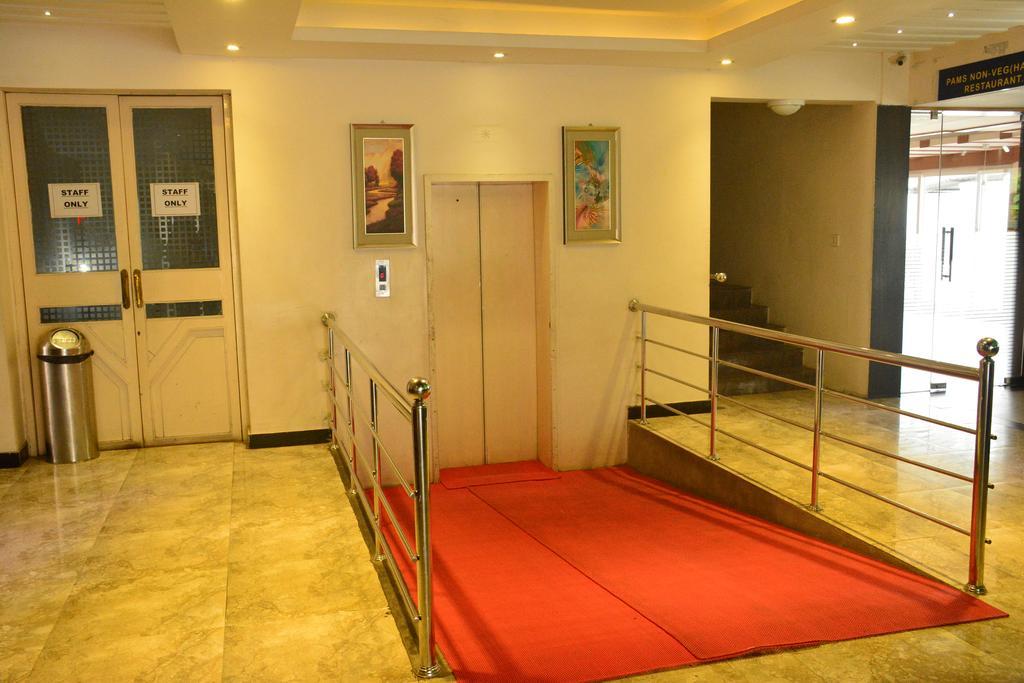 Hotel Pams Mayiladuthurai Esterno foto
