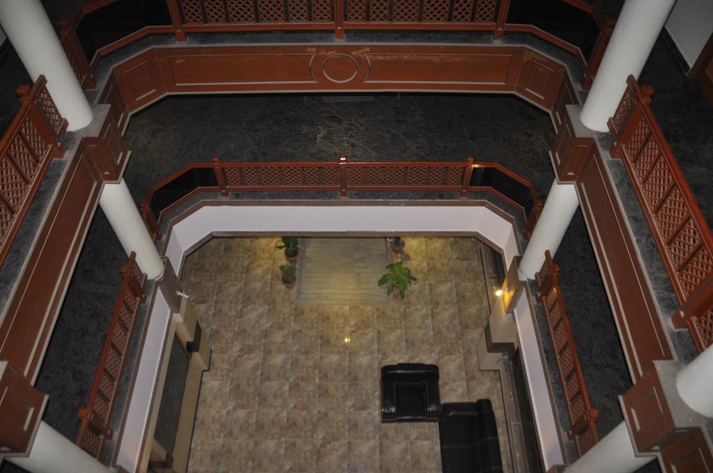 Hotel Pams Mayiladuthurai Esterno foto