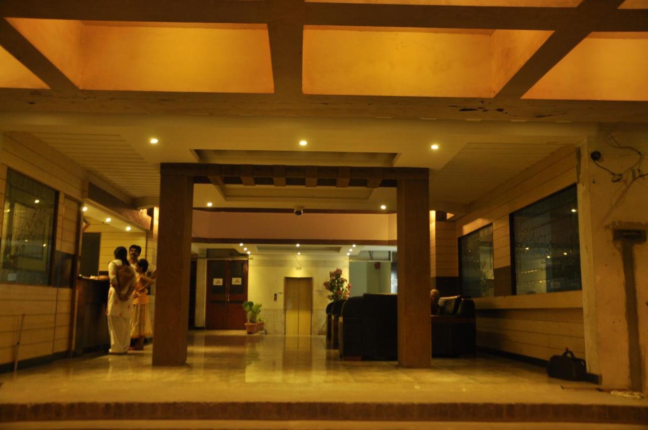 Hotel Pams Mayiladuthurai Esterno foto