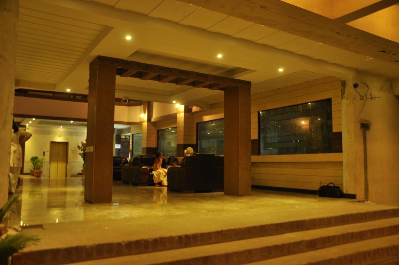 Hotel Pams Mayiladuthurai Esterno foto
