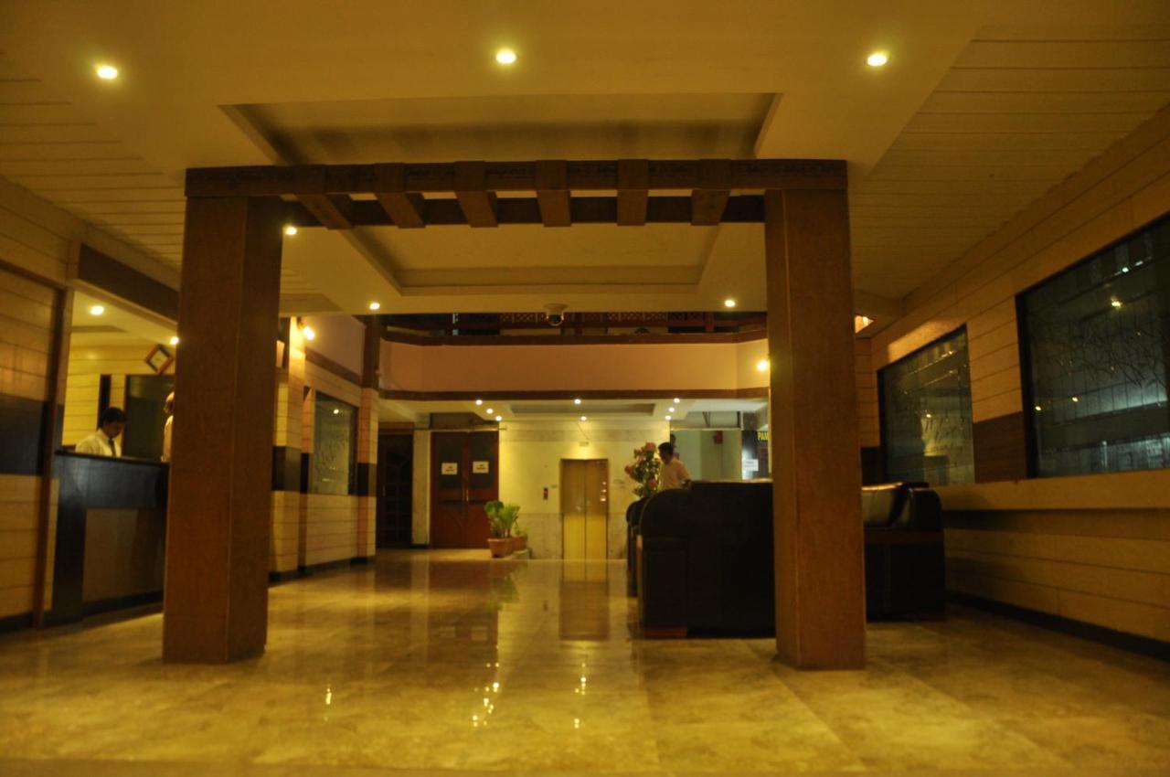 Hotel Pams Mayiladuthurai Esterno foto
