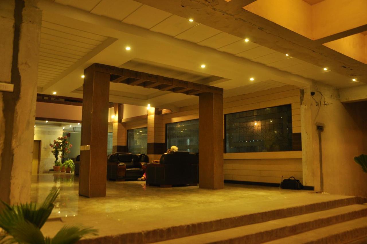 Hotel Pams Mayiladuthurai Esterno foto