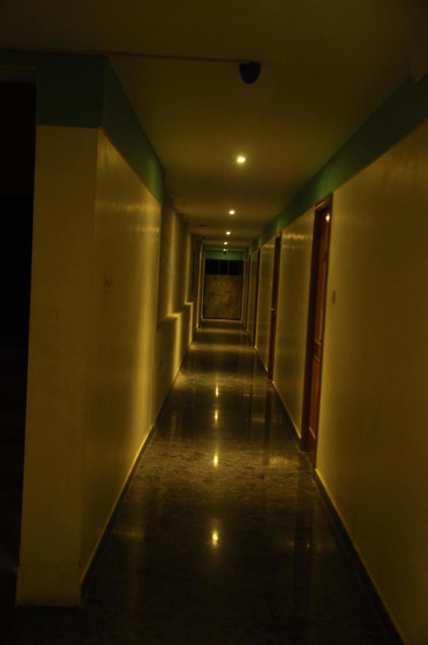 Hotel Pams Mayiladuthurai Esterno foto