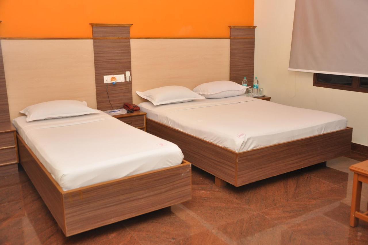 Hotel Pams Mayiladuthurai Esterno foto