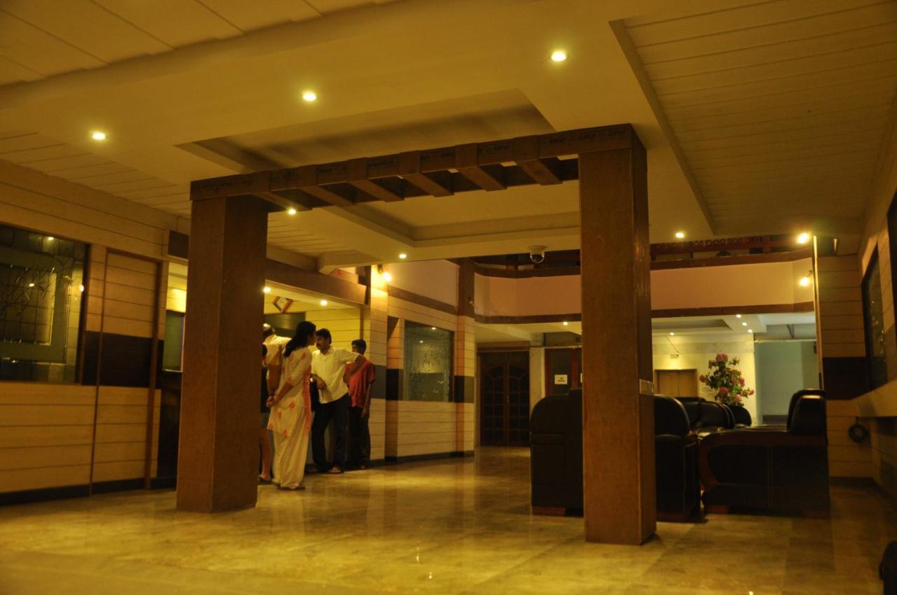Hotel Pams Mayiladuthurai Esterno foto