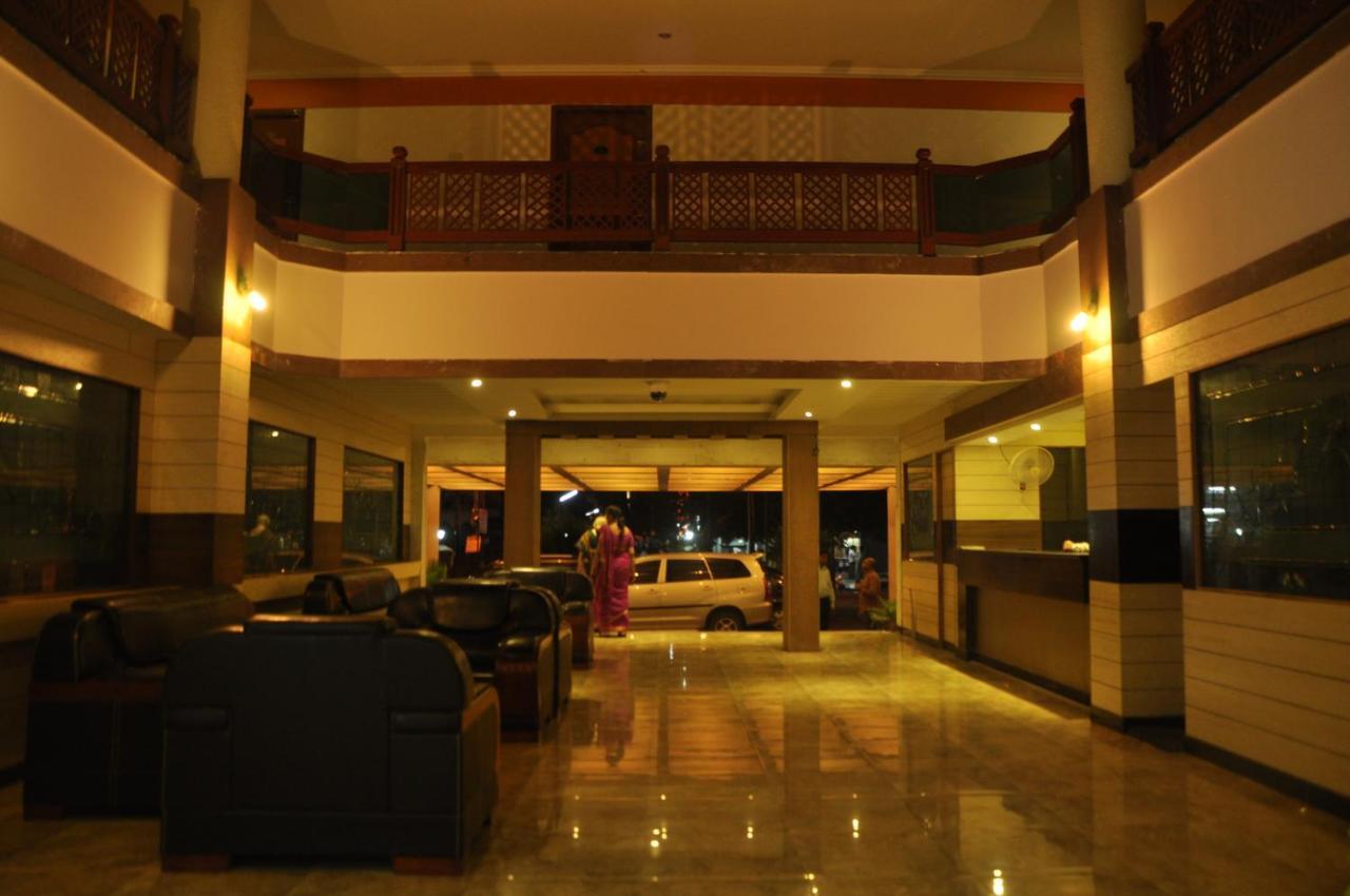 Hotel Pams Mayiladuthurai Esterno foto