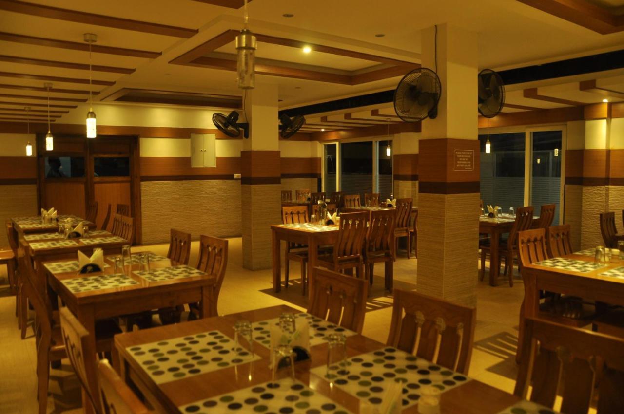 Hotel Pams Mayiladuthurai Esterno foto