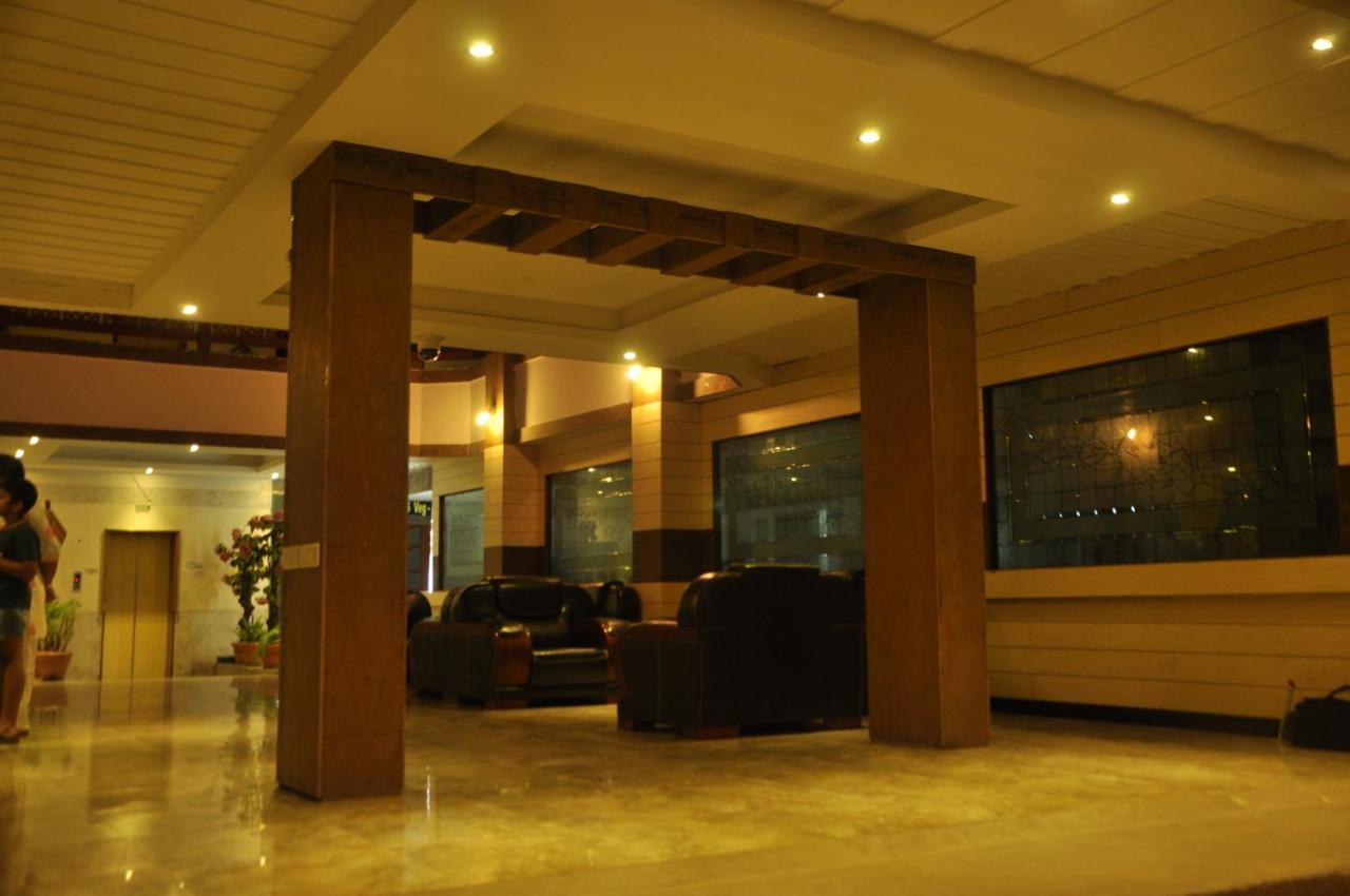 Hotel Pams Mayiladuthurai Esterno foto