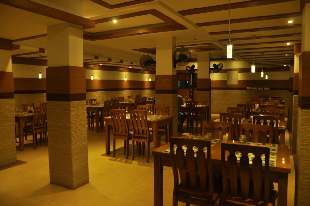Hotel Pams Mayiladuthurai Esterno foto