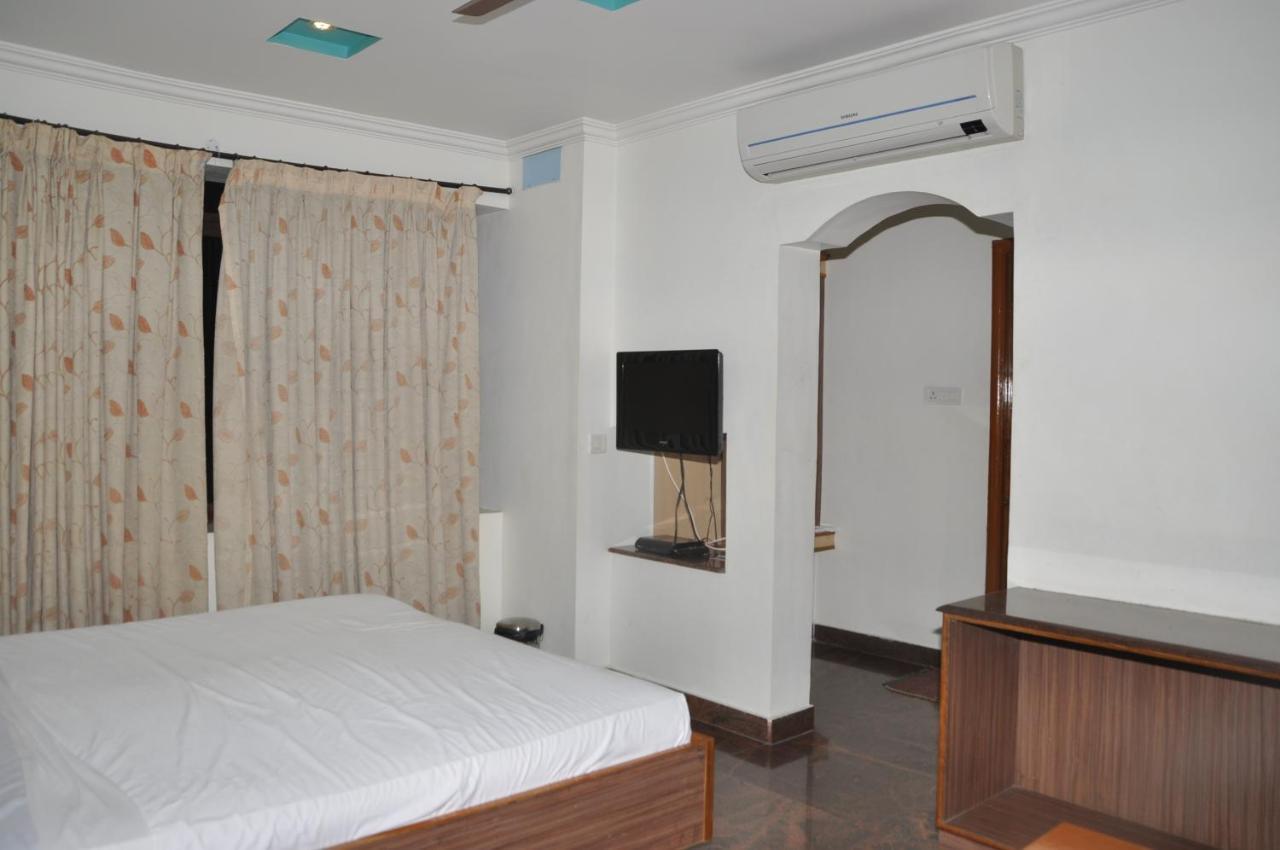 Hotel Pams Mayiladuthurai Esterno foto