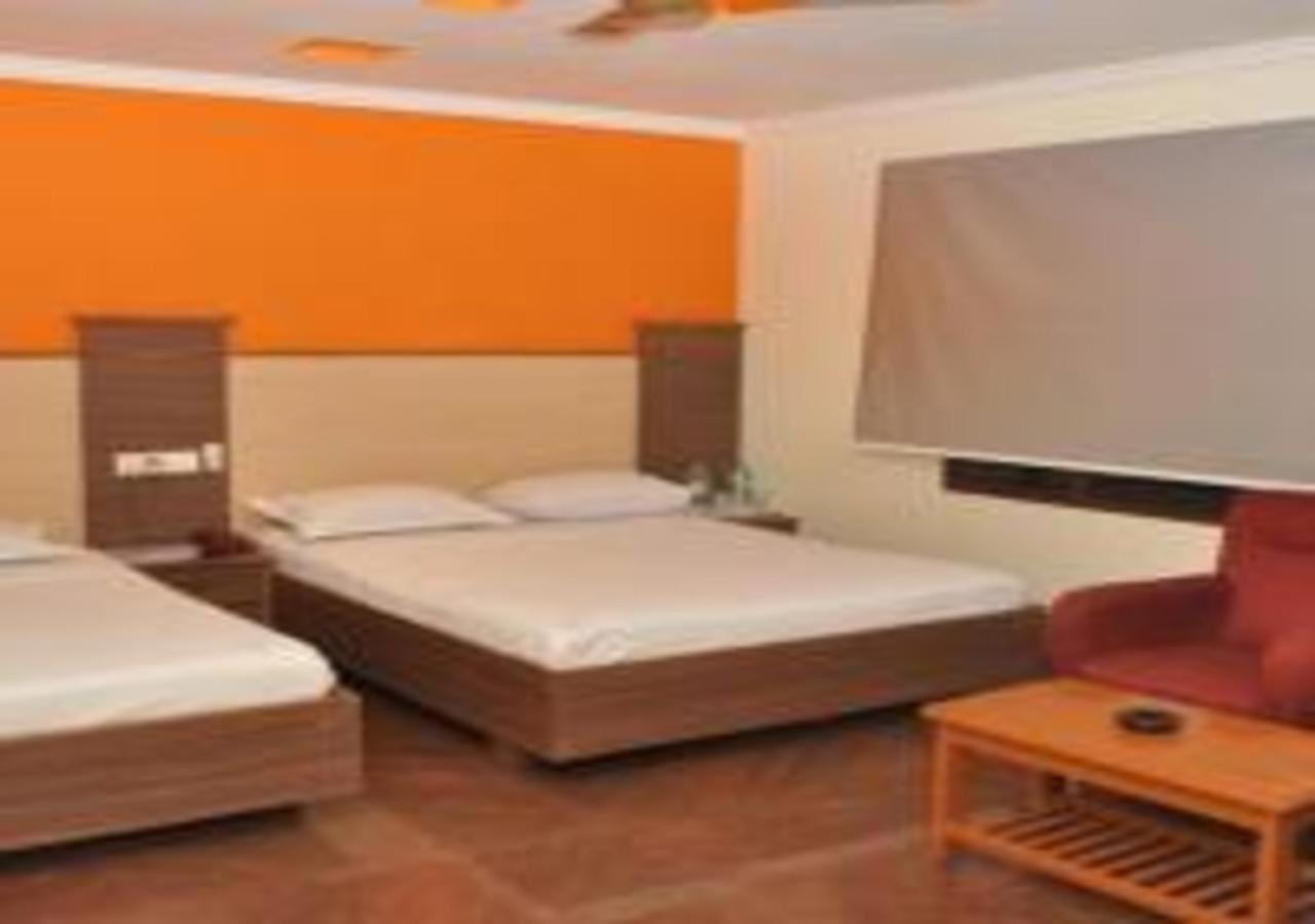 Hotel Pams Mayiladuthurai Esterno foto