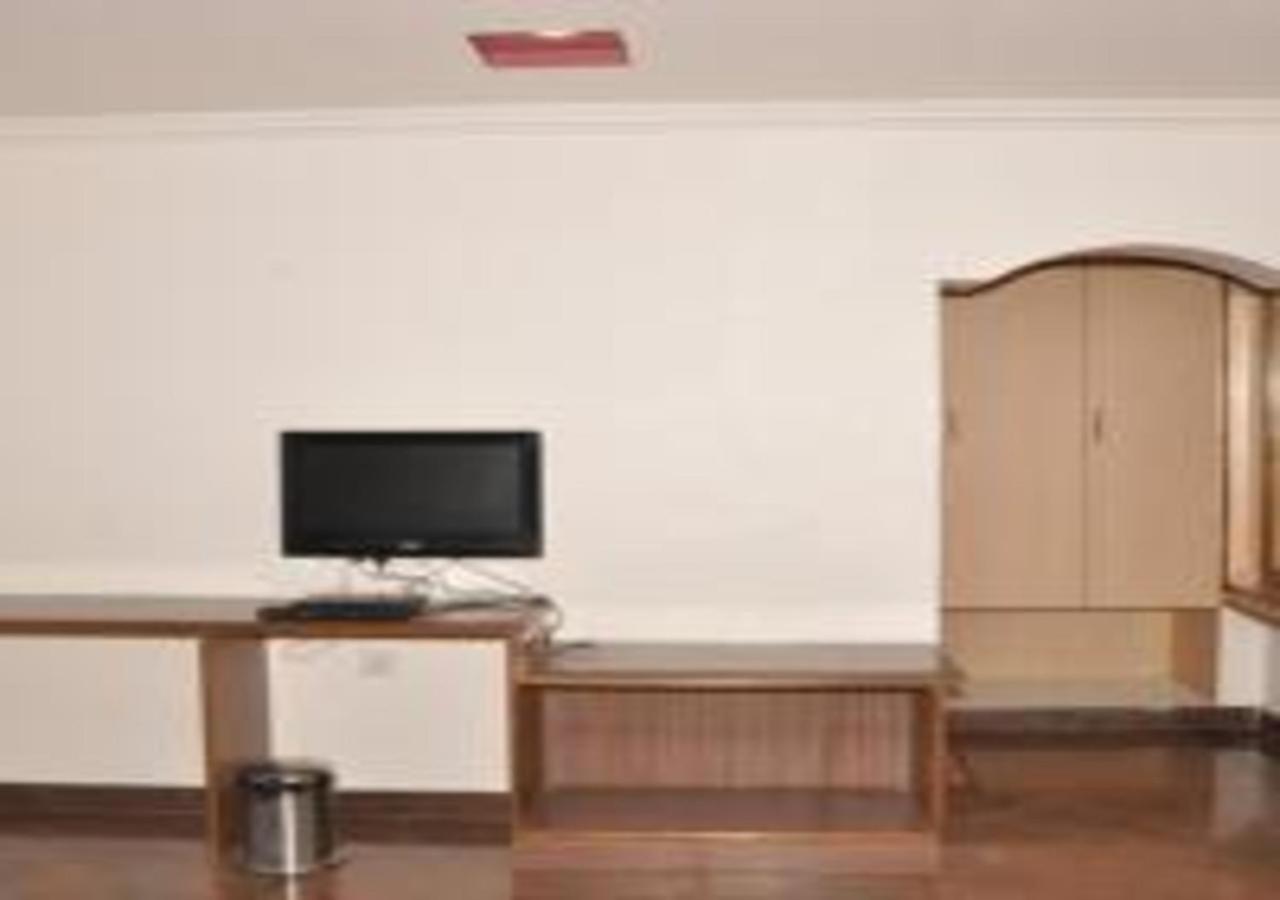 Hotel Pams Mayiladuthurai Esterno foto